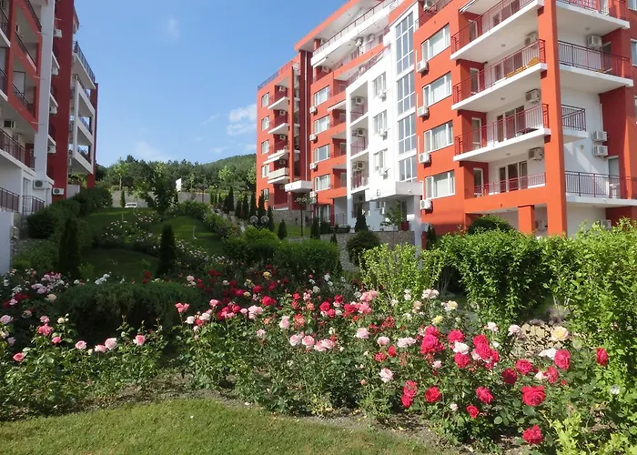 Sea View Apartment, Panorama, Pools And Beach, 公寓